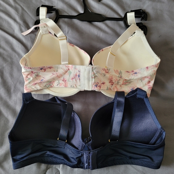 Daisy Fuentes Full Figure T-Shirt Push Up Bras (2 pk), Ivory & Navy, Sz 38C - Picture 5 of 6